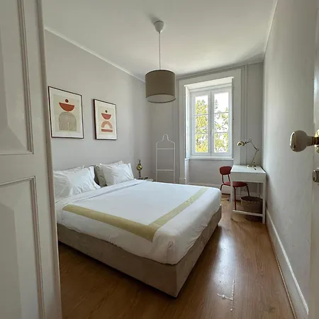 Menina Da Ria * Αβέιρο