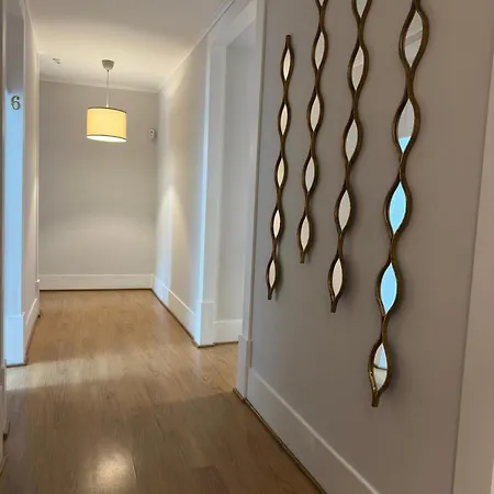 Hostel Menina Da Ria Αβέιρο